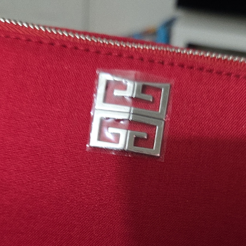 Givenchy Parfums Designer Makeup Bag - Picture 3 of 6